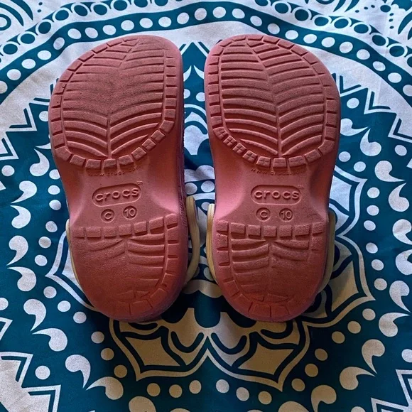 CROCS X SANRIO Limited edition pink toddler C10 Crocs - Picture 2 of 9